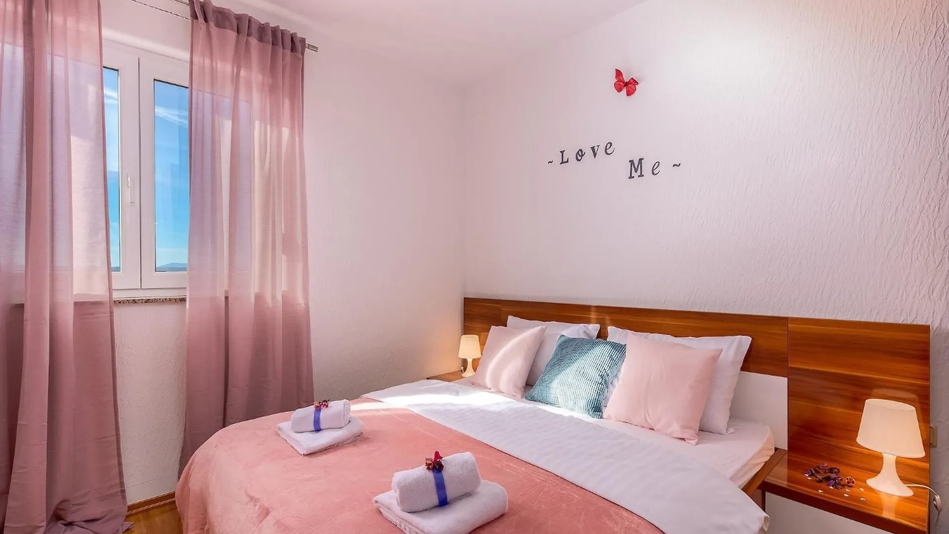 Modern Ground Floor Apartment , Cleaning Included Crikvenica