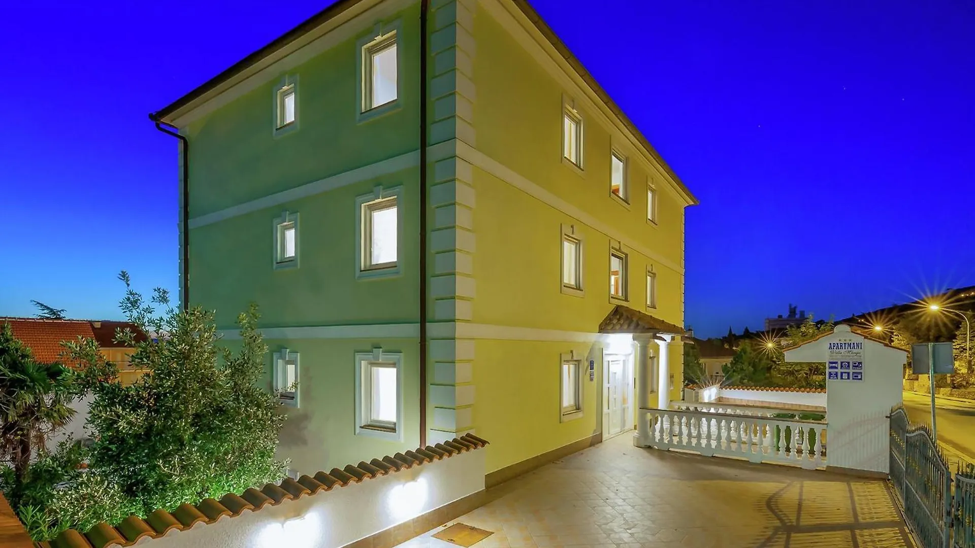 Modern Ground Floor Apartment , Cleaning Included Crikvenica