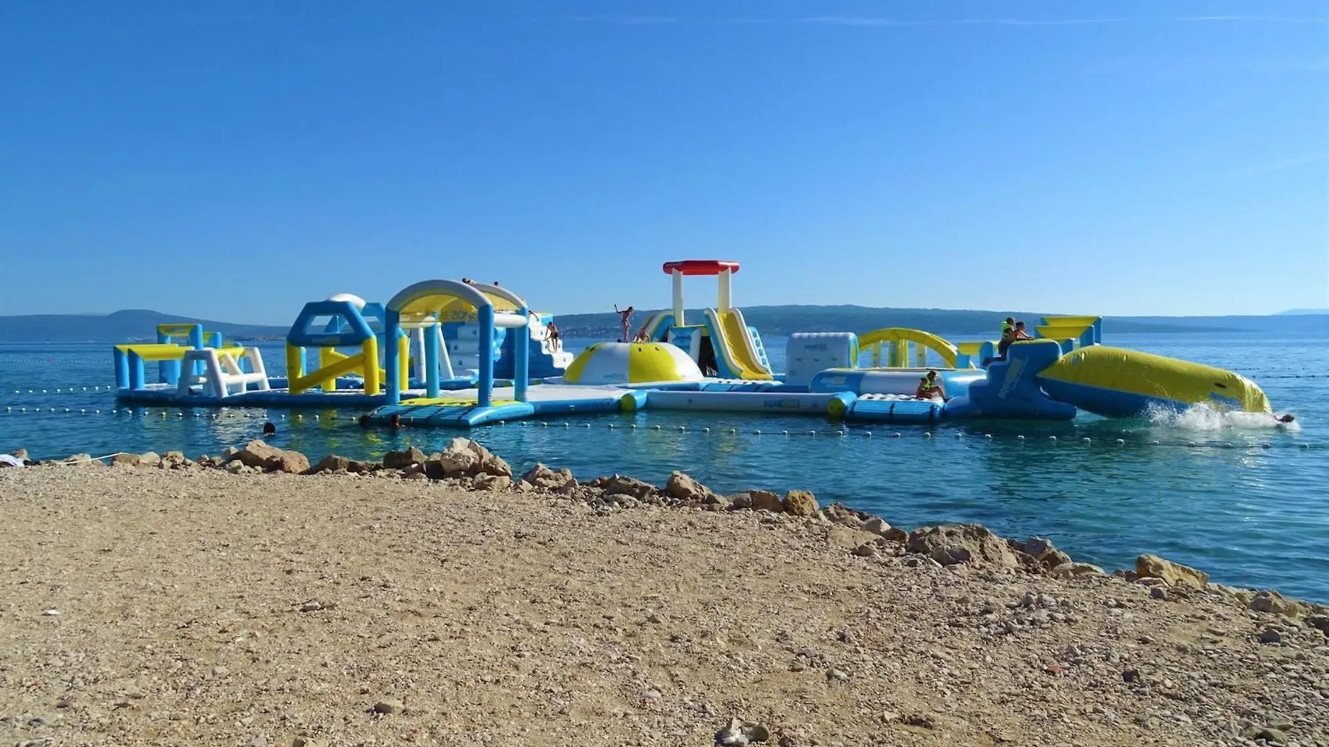 Modern Ground Floor Apartment , Cleaning Included Crikvenica