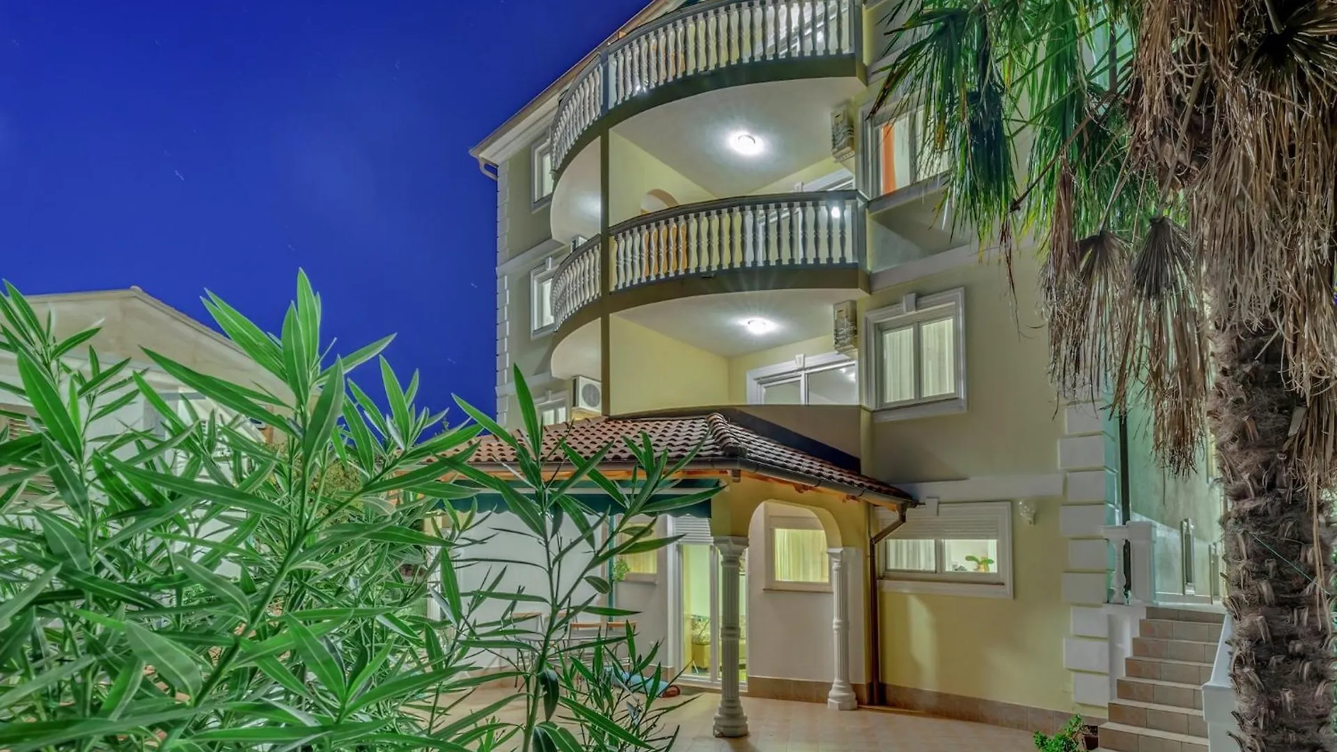 Modern Ground Floor Apartment , Cleaning Included Crikvenica