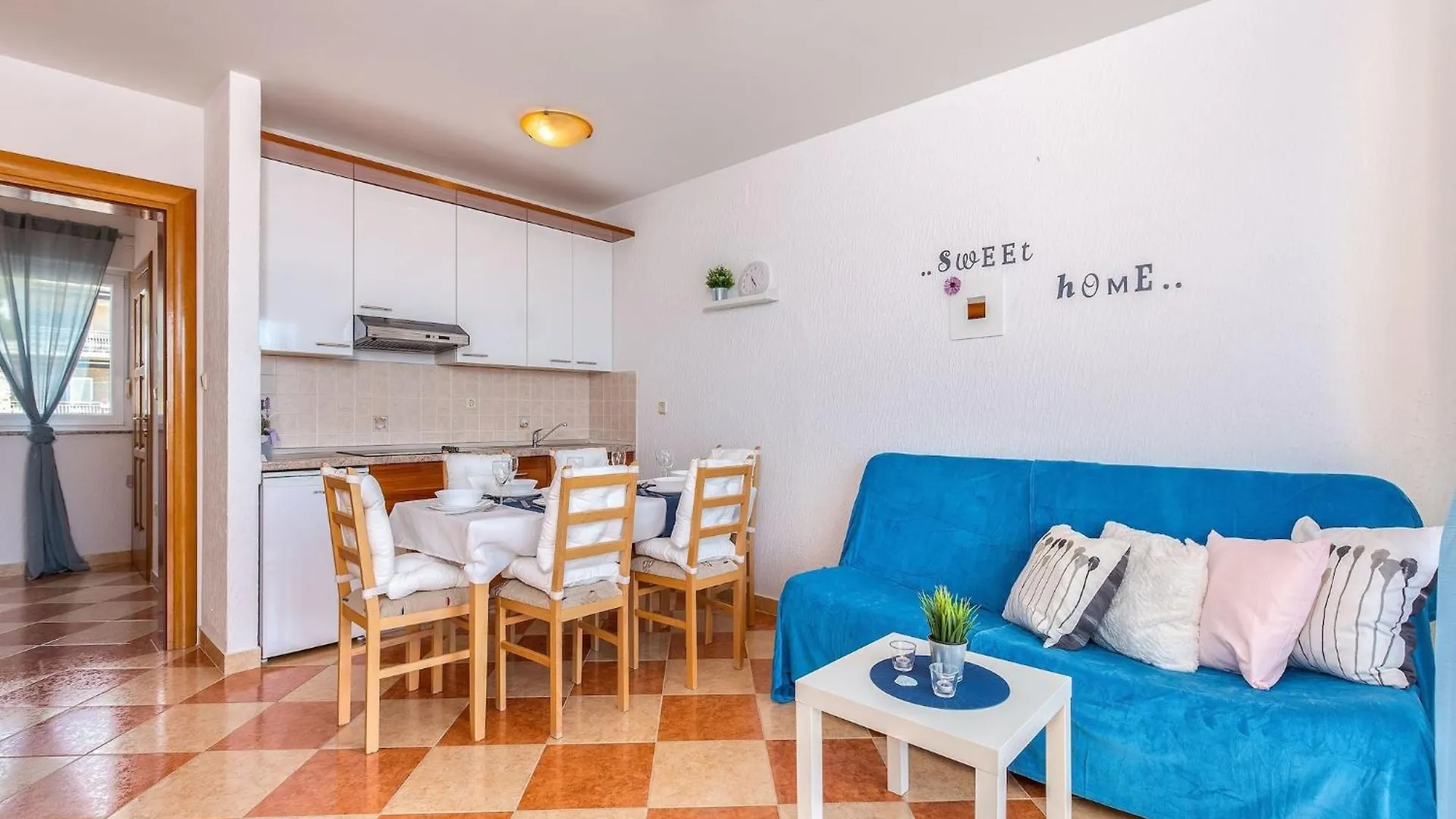 Modern Ground Floor Apartment , Cleaning Included Crikvenica